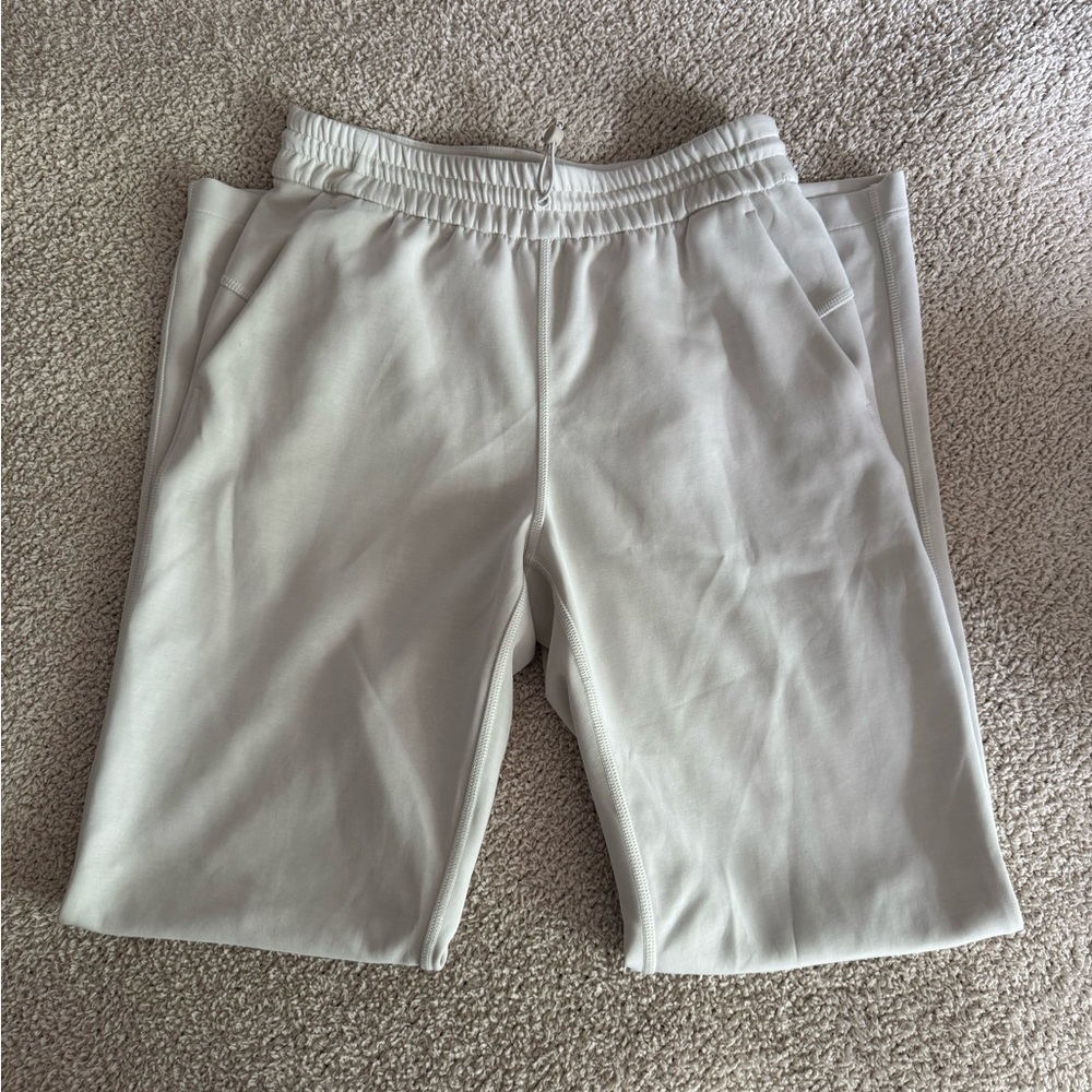Lululemon Softstreme High-Rise Pant
Regular color BONE